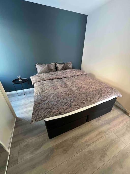 Romslig Pa Strandodden Apartment