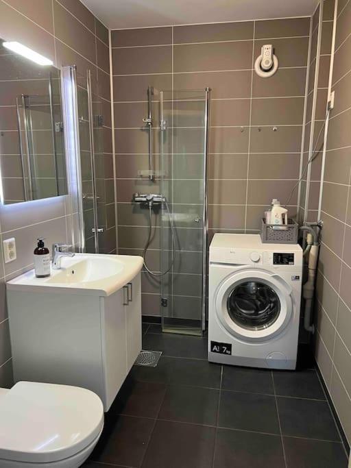 Romslig Pa Strandodden Appartement